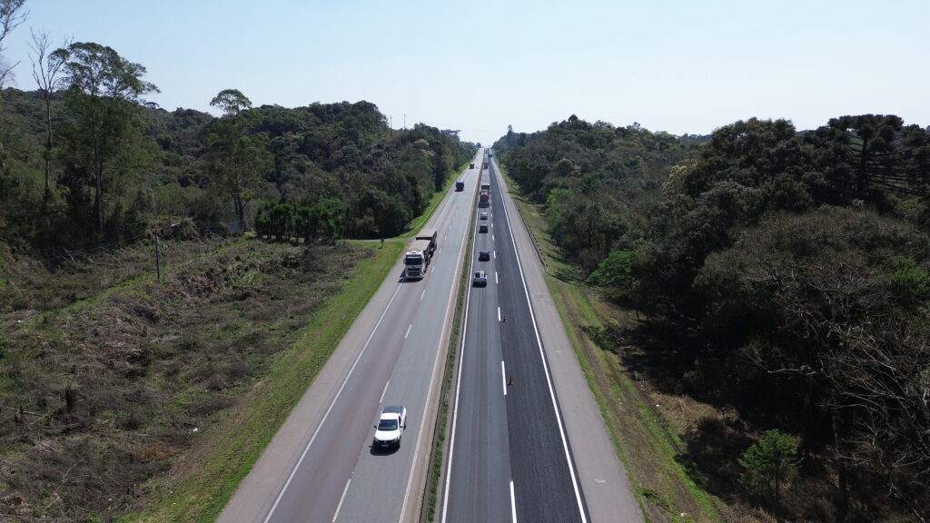 Grupo EPR - EPR Litoral Pioneiro realiza a revitalização da subida da Serra na BR-277 entre km's 44 ao 60