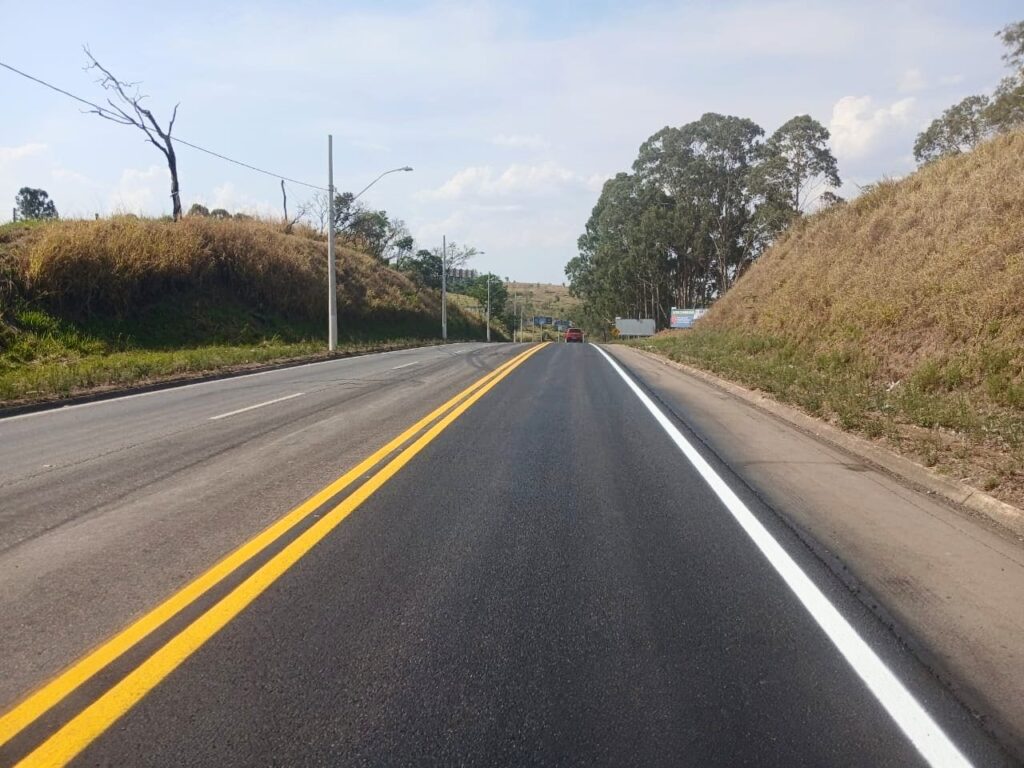 Grupo EPR - EPR Vias do Café programa obras de melhorias viárias com Pare e Siga noturno em Varginha Grupo EPR - EPR Vias do Café programa obras de melhorias viárias com Pare e Siga noturno em Varginha