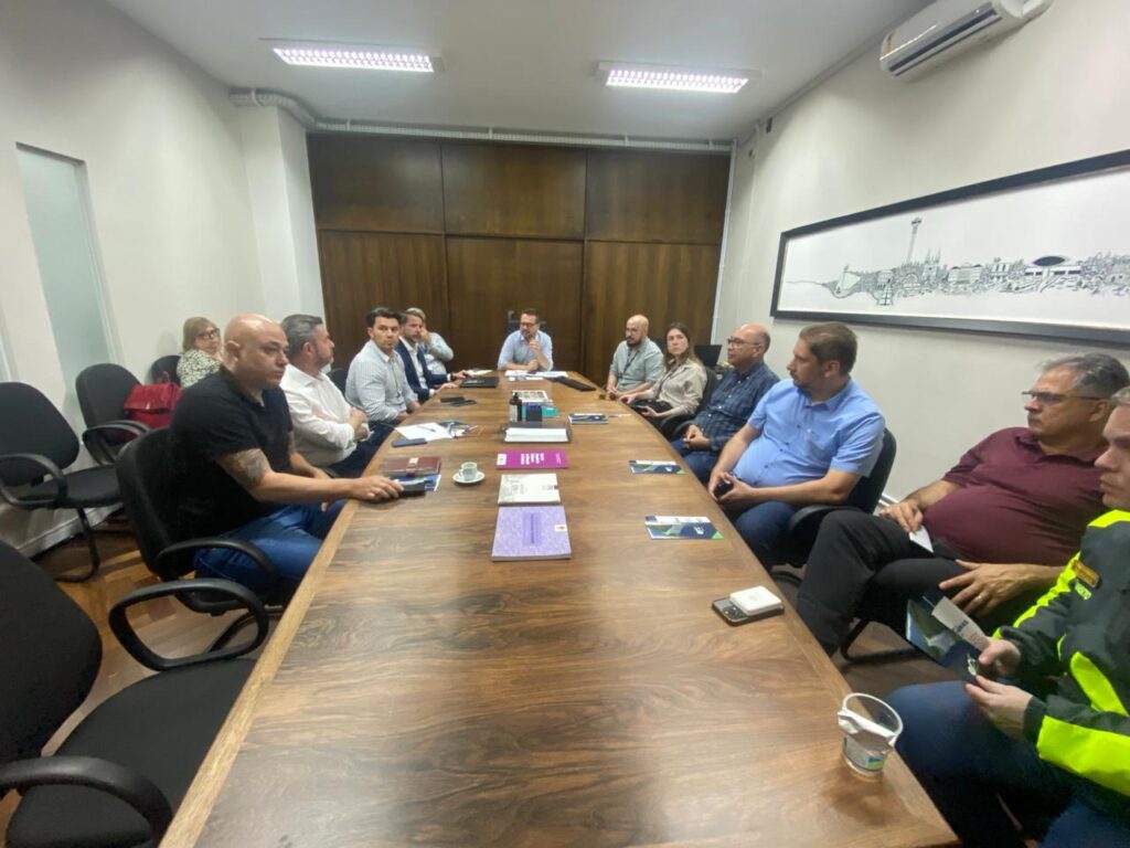 Grupo EPR - EPR Litoral Pioneiro detalha projeto de ampliação da BR-277 à Prefeitura de Curitiba Grupo EPR - EPR Litoral Pioneiro detalha projeto de ampliação da BR-277 à Prefeitura de Curitiba