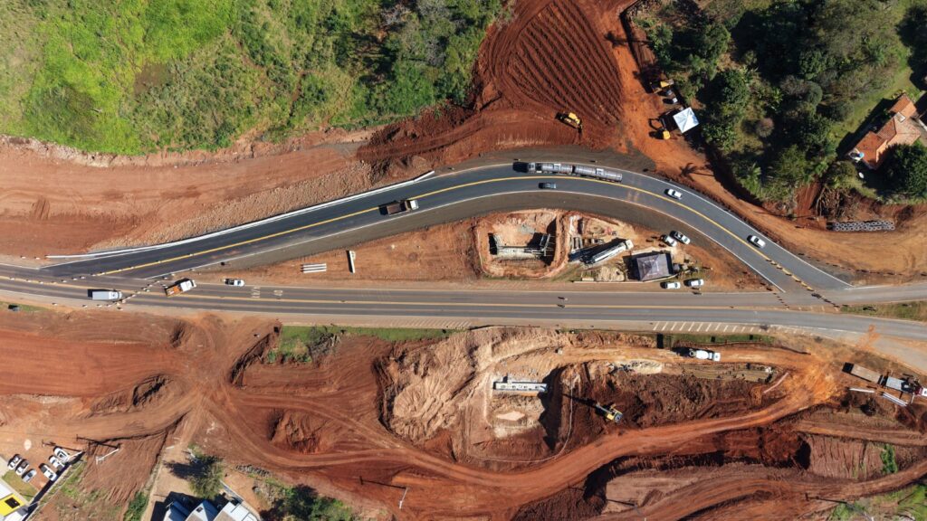 Grupo EPR - Duplicação da BR-153: Concessionária realiza desvios para obras em viadutos Grupo EPR - Duplicação da BR-153: Concessionária realiza desvios para obras em viadutos