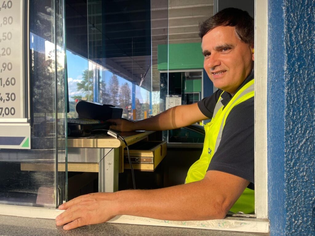 Grupo EPR - EPR Via Mineira abre vagas para operadores de arrecadação em Barbacena, Carandaí e Congonhas Grupo EPR - EPR Via Mineira abre vagas para operadores de arrecadação em Barbacena, Carandaí e Congonhas