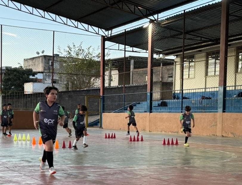 Grupo EPR - Alunos de Carandaí estreiam em competição regional de futsal Sub-9 Grupo EPR - Alunos de Carandaí estreiam em competição regional de futsal Sub-9